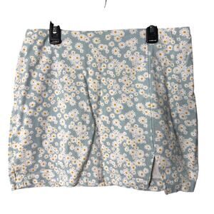 Wild Fable Mini Skirt Size 12 in Blue with Daisy Pattern